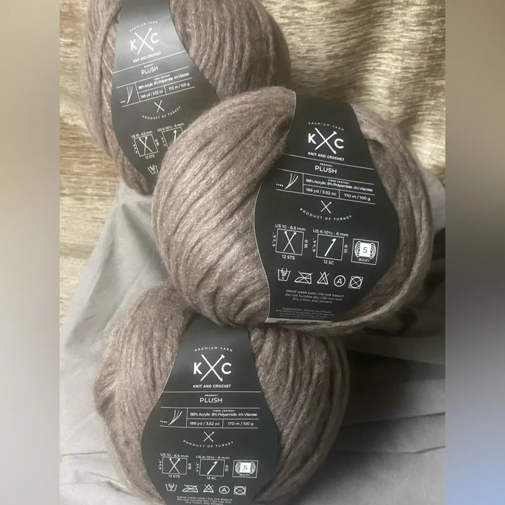 K+C PLUSH Yarn - Picture 1 of 9
